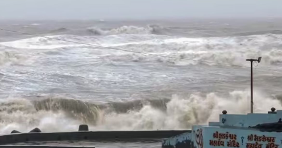Gujarat: Cyclone 'Biparjoy' to cross Jakhau Port by tonight, says IMD